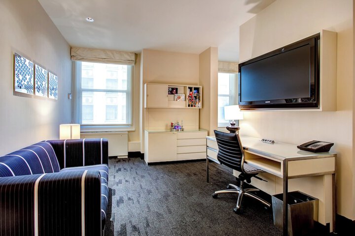 Room 34 of 112