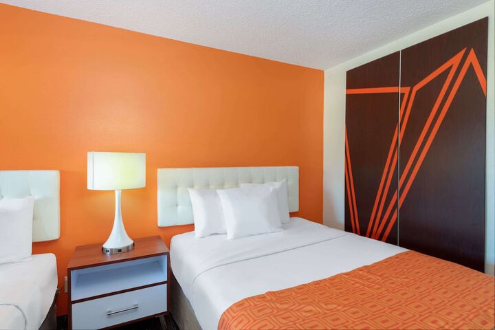 Room 28 of 42