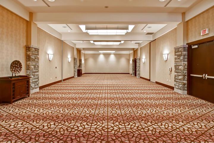 DoubleTree Fallsview Resort & Spa by Hilton Niagara Falls