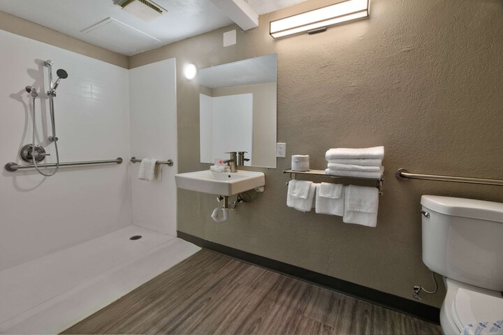 Room 18 of 26