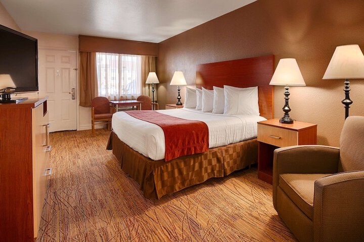 Room 12 of 21