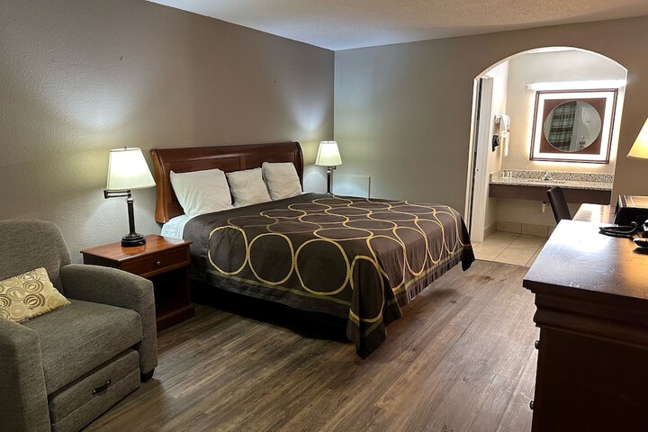 Room 15 of 29