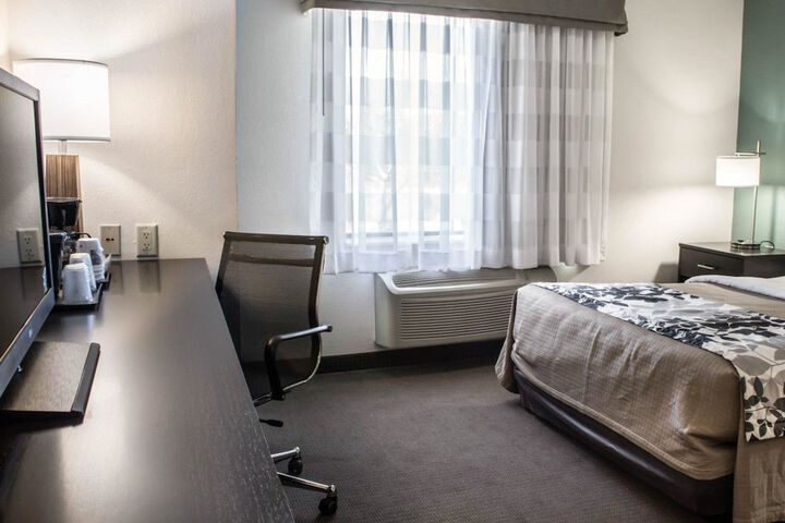 Room 27 of 42