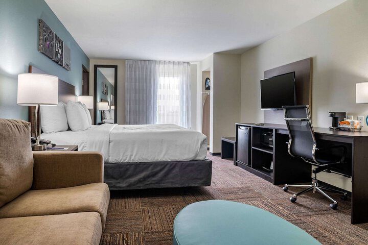 Room 26 of 32