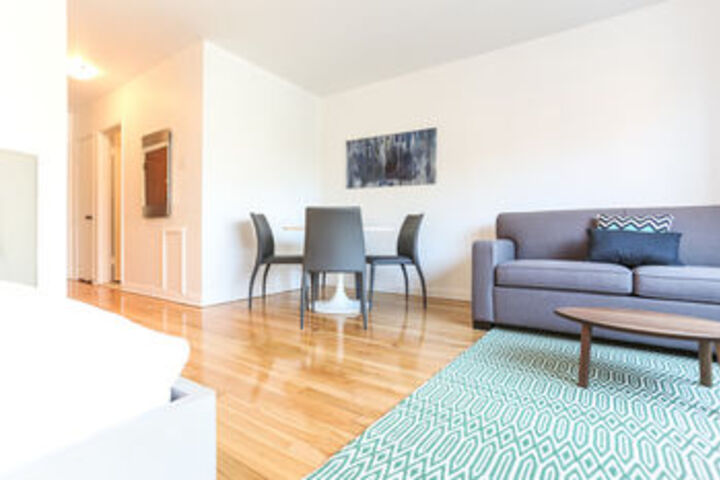Sleek Studio in Downtown MTL by Sonder