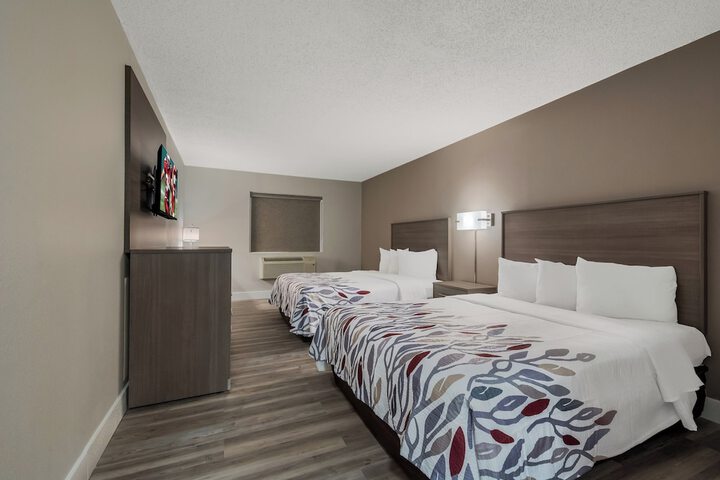 Room 35 of 38