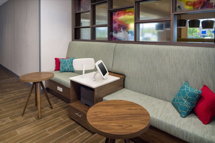 Business Center 15 of 15