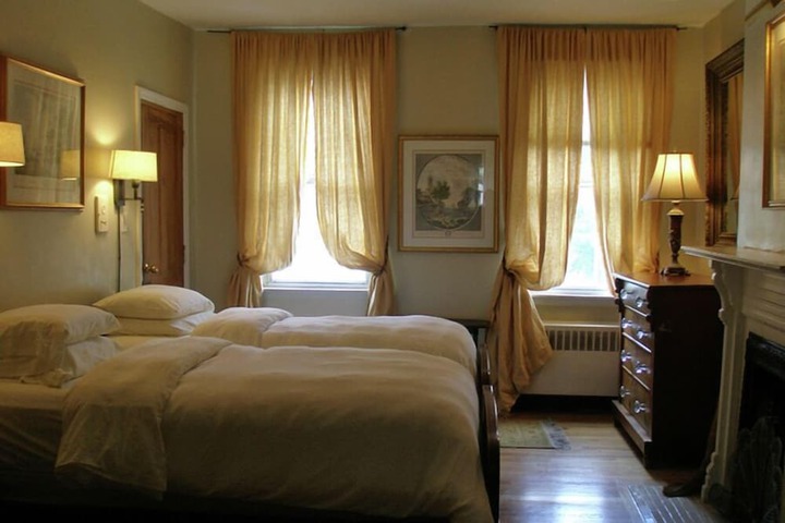 Room 183 of 238