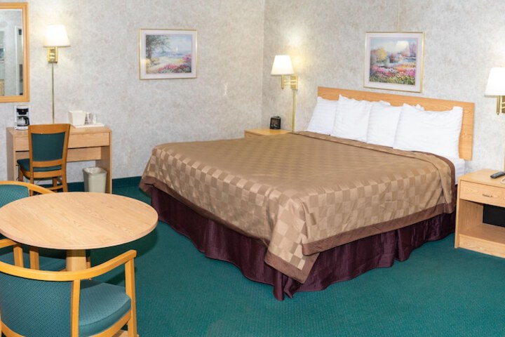 Room 7 of 10
