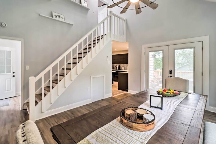 Chic Long Pond Family Home w / Fire Pits & Deck!