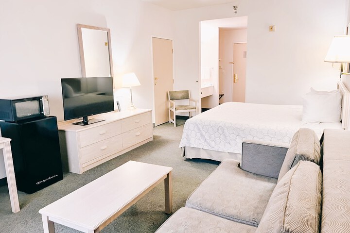 Room 10 of 22