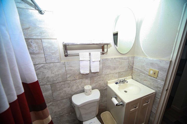 Room 12 of 28