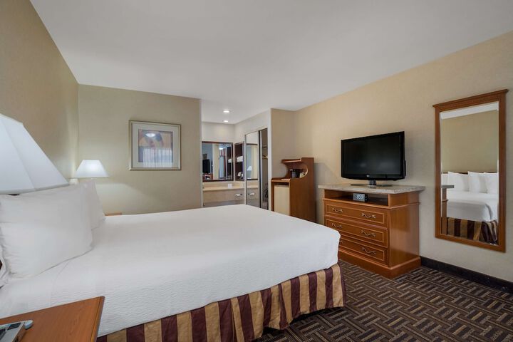 Room 16 of 37