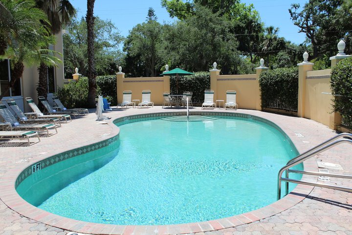 Pool 4 of 38