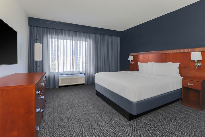 Room 16 of 39