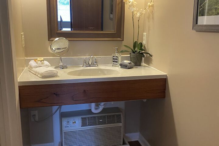 Room 83 of 175