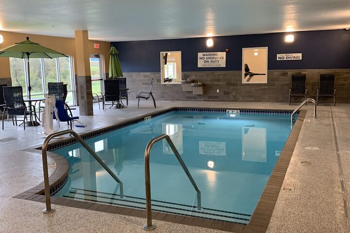 Little Crow Hotel & Conference Trademark by Wyndham