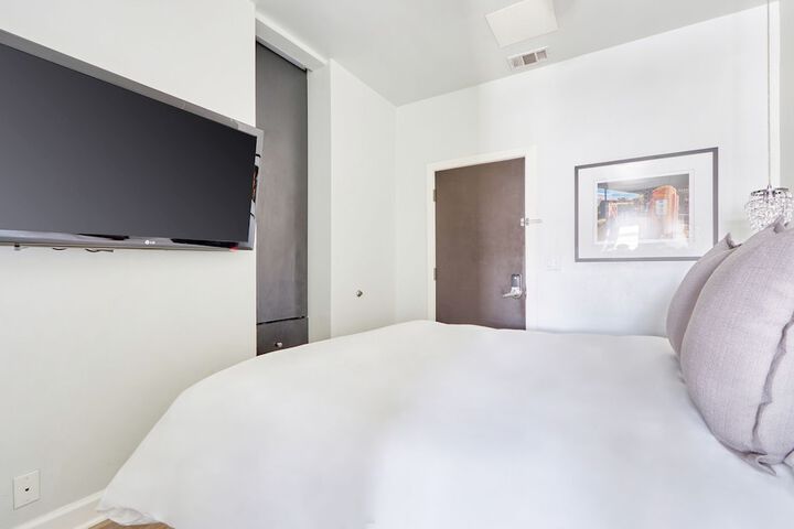 Room 27 of 30