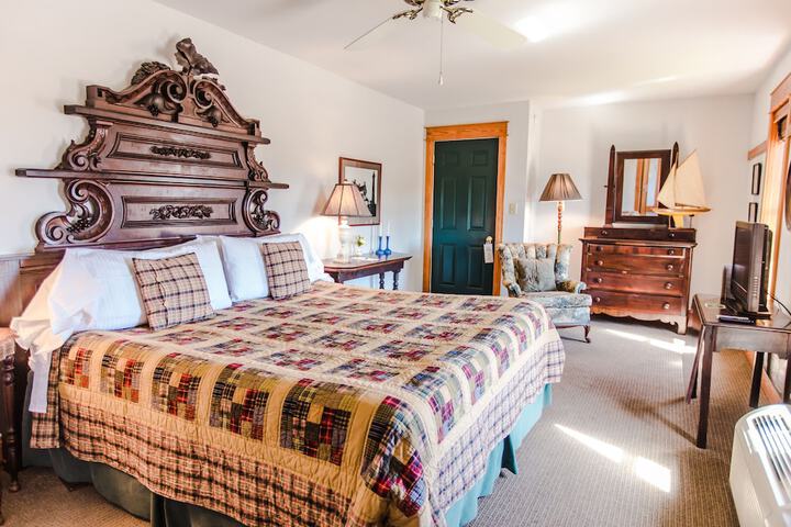 Roanoke Island Inn