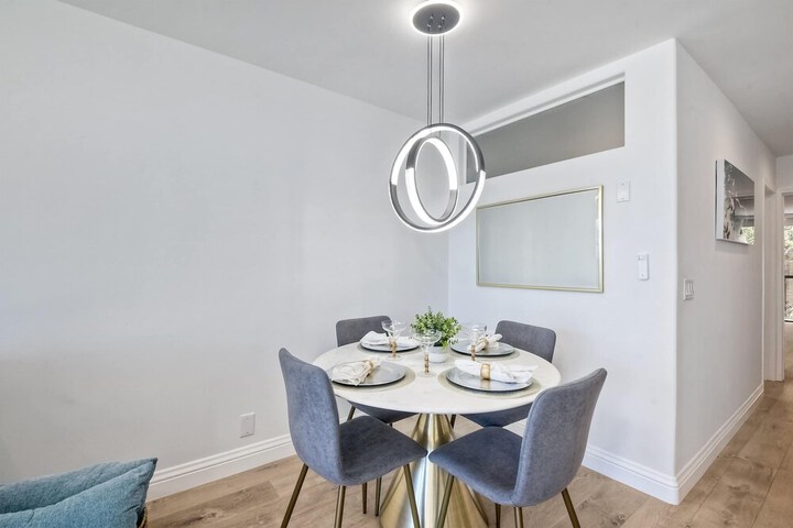 Solana Sunset Stunning Beachside Retreat for 4!