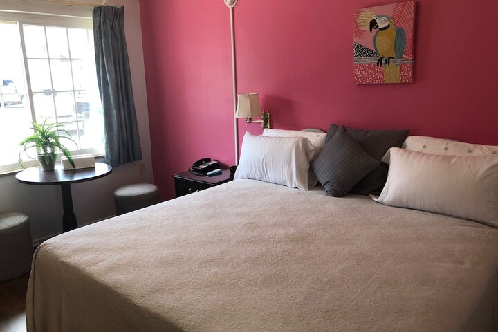 Room 11 of 24