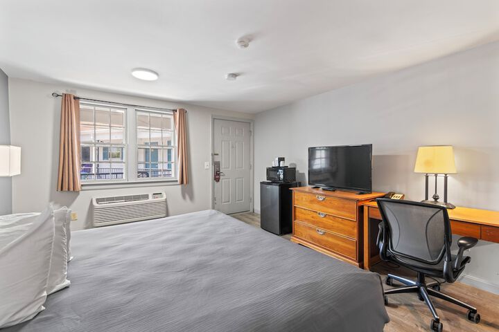 Room 6 of 34