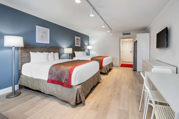 Room 121 of 161