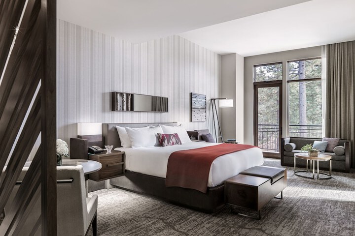 Room 104 of 195