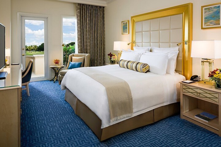 Room 42 of 118