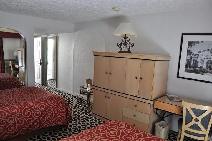 Room 34 of 50