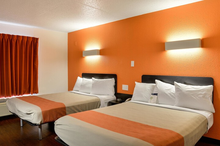 Room 22 of 26