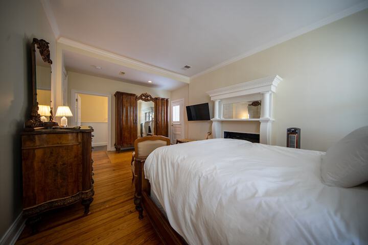 Room 19 of 46