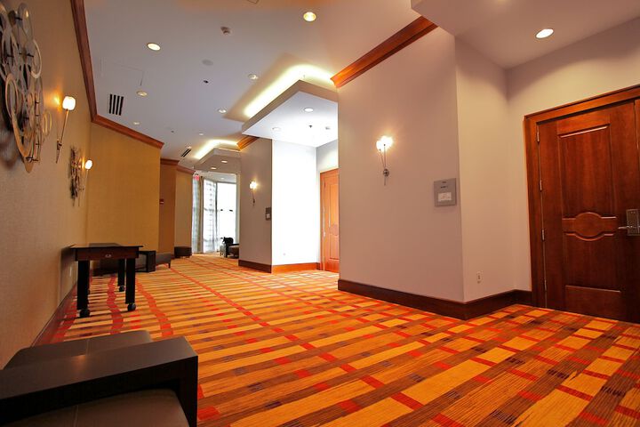 Ballroom/Hall 74 of 80