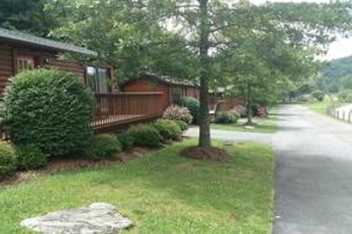 Riverside Log Cabins