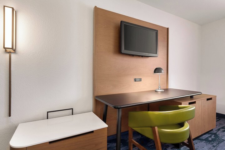 Room 16 of 27