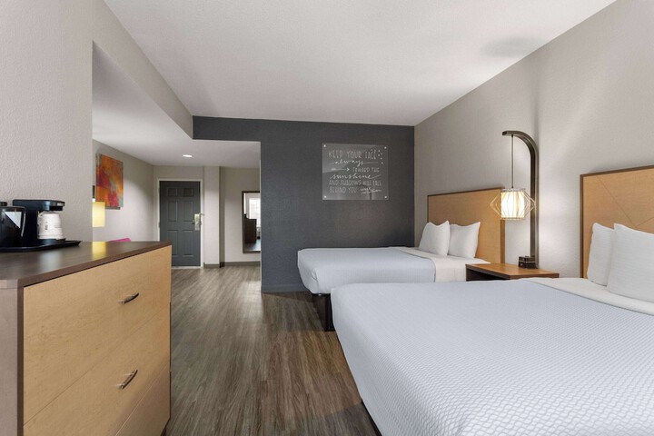 Room 17 of 29