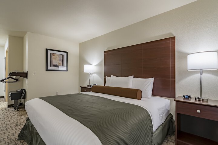 Cobblestone Hotel & Suites - Greenville