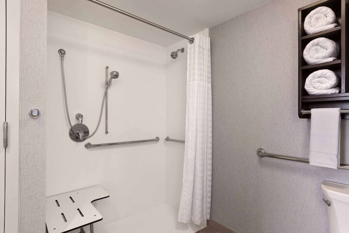Room 15 of 36