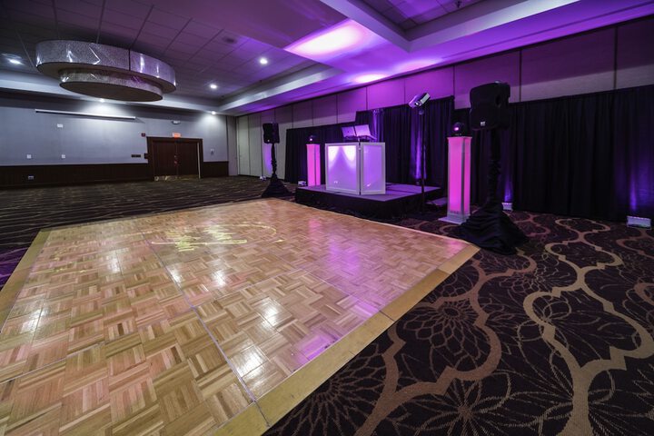 Ballroom/Hall 80 of 84