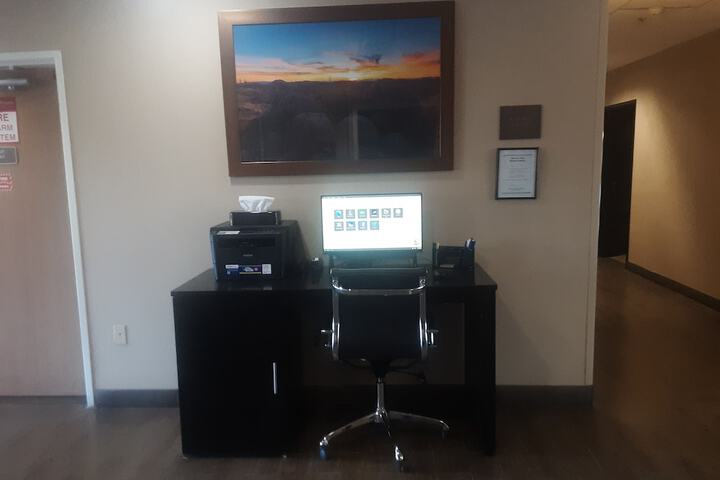 Business Center 31 of 31