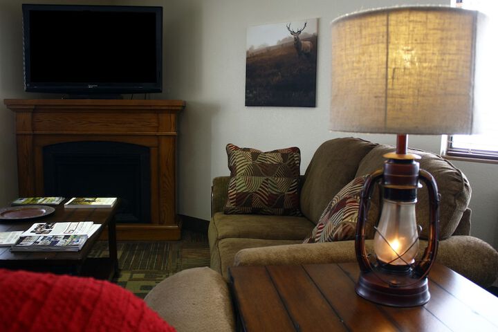 Super 8 by Wyndham Jamestown