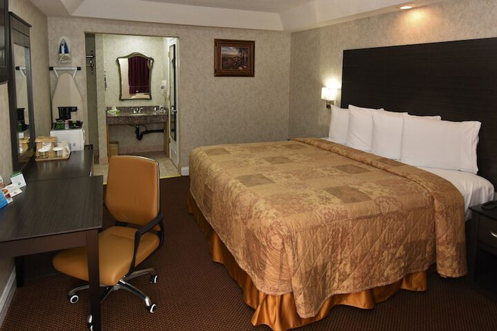 Room 6 of 35