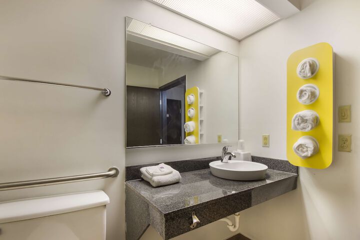 Motel 6 Rothschild WI