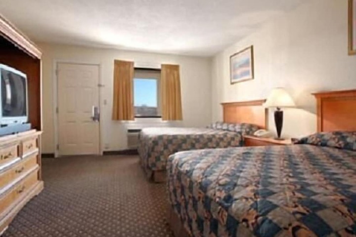 Room 10 of 15