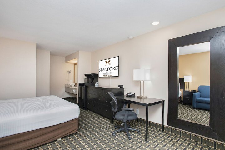 Room 32 of 42