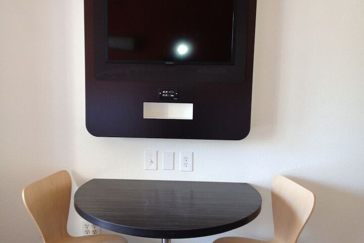 Motel 6 Grand Prairie TX - Near Six Flags Drive