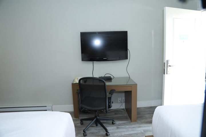 Room 17 of 36