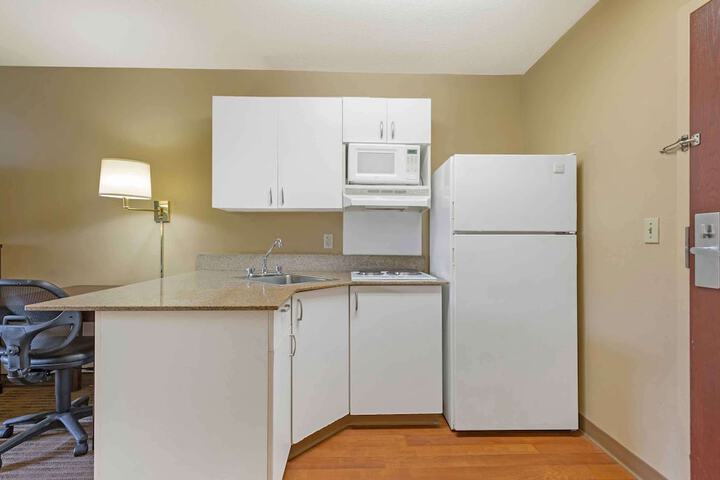 Room 13 of 28