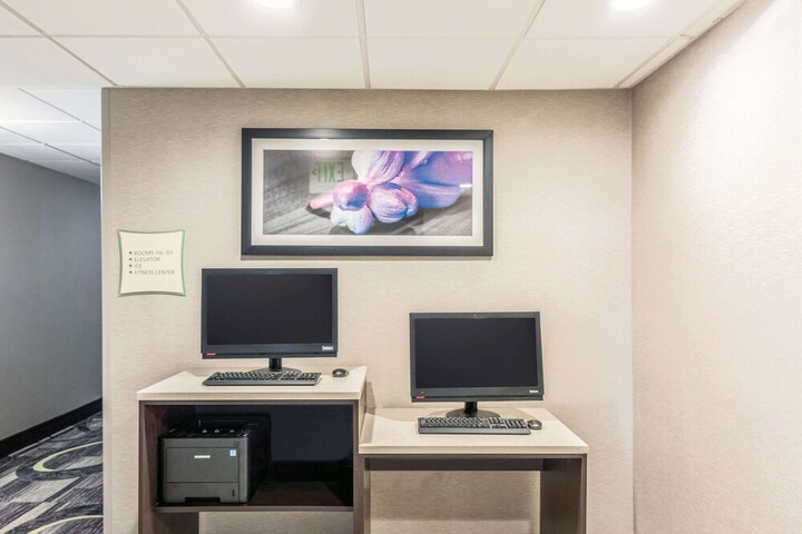 La Quinta Inn & Suites by Wyndham Denver Tech Center