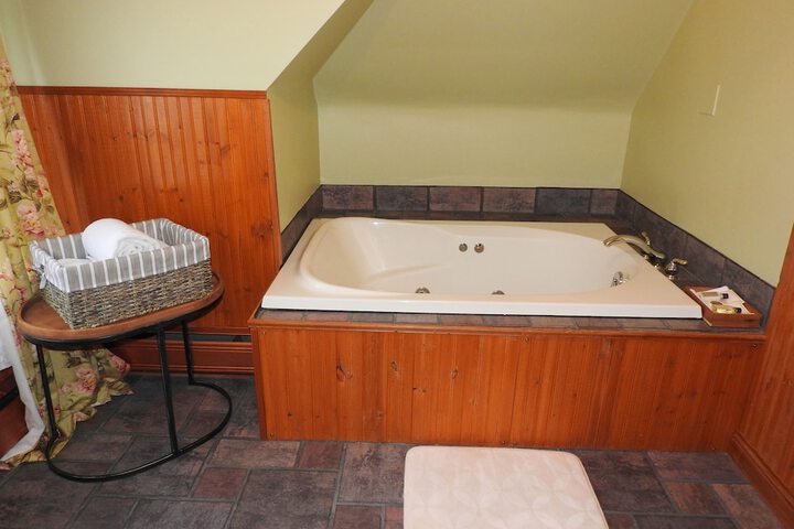 Champaign Garden Inn
